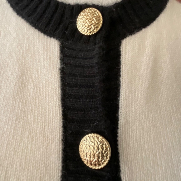 C By Bloomingdale’s Contrast Trim Cashmere Cardigan Size M NWOT - Picture 13 of 16